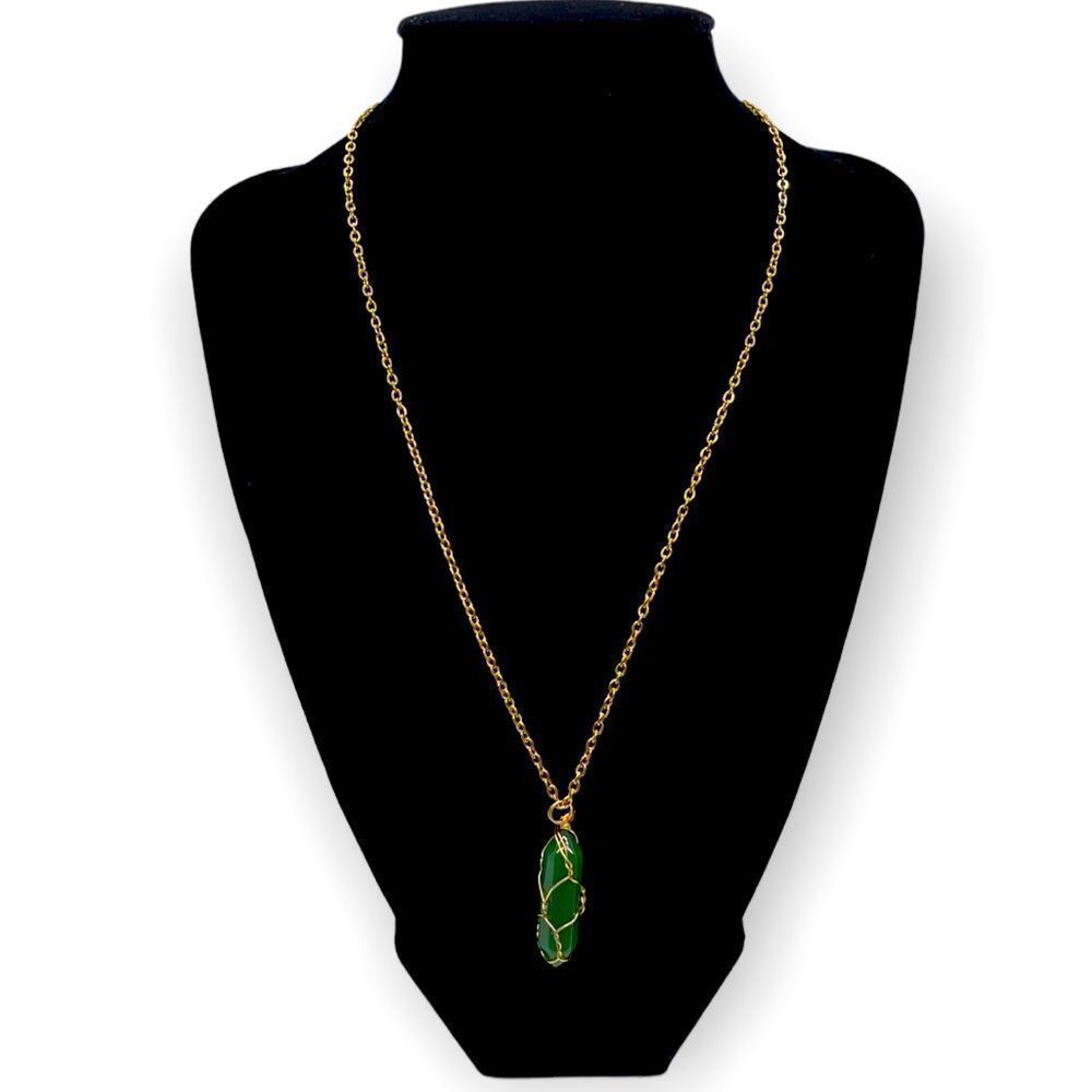 NWT Wool + Pepper Co. Jade Crystal & Gold Necklace- HEALING